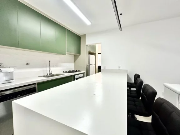 Imagem Riviera de São Lourenço: Apartamento à Venda no Módulo 04 com 3 Dormitórios e 104,37m² - Mobiliado e Próximo à Praia.