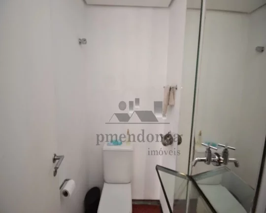 Imagem Lindo apartamento totalmente reformado, com living para 2 ambientes, 3 suítes repletas de armários...