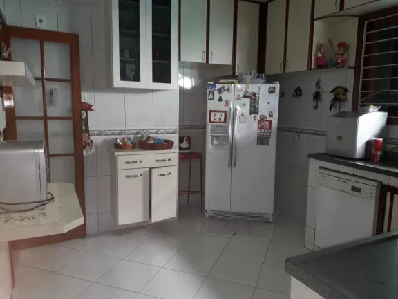 Imagem Casa Alto Padrão para Venda em Rio de Janeiro, Campo Grande, 5 dormitórios, 2 suítes, 6 banheiros, 3 vagas