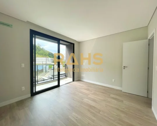 Imagem Excelente sobrado geminado localizado no bairro Jardim Sofia, bem próximo ao Shopping Garten. Conta...