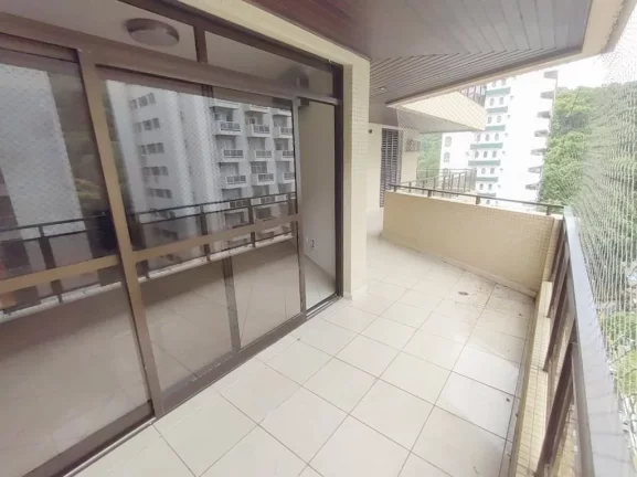 Imagem AMPLO APARTAMENTO COM 4 DORMITÓRIOS, SENDO 2 SUÍTES E O 4º DORMITÓRIO OPCIONAL, 2 VAGAS, VARANDA ESTENDIDA, NA REGIÃO NOBRE DA PITANGUEIRAS NO GUARUJÁ