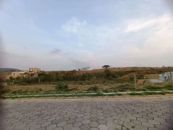 Imagem Construa em Grande Estilo: Lote de 500m2 em Condomínio Fechado