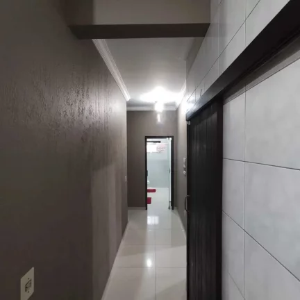 Imagem Casa mobiliada com 2 dormitórios e 2 vagas de garagem no bairro Floresta em Joinville