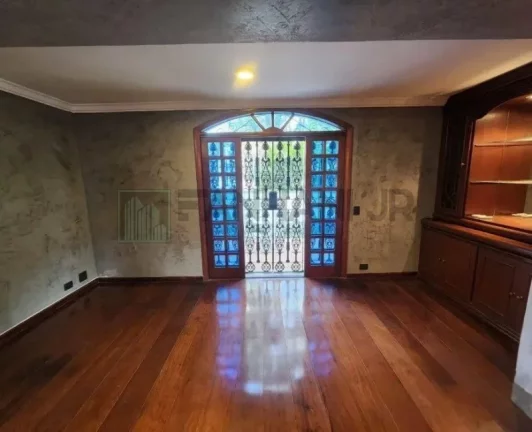 Imagem Casa de Luxo à Venda ou Locação em Jardim Paulista, São Paulo-SP: 3 quartos, 3 suítes, 3 salas, 5 banheiros, 4 vagas, 240 m².