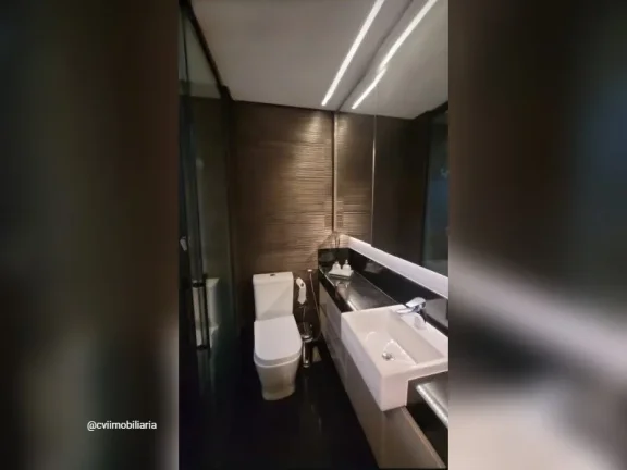 Imagem Viva com sofisticação neste esplêndido apartamento todo decorado e luxuoso com área privativa de...