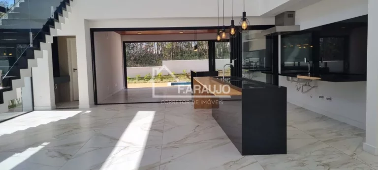 Imagem Casa em Condomínio à venda em Alphaville Nova Esplanada 4 com 326m² 4 suítes, 4 vagas