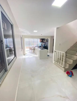 Imagem Casa à Venda no Bairro Farolândia - 3/4 com Suíte, Área Gourmet e Energia Solar!