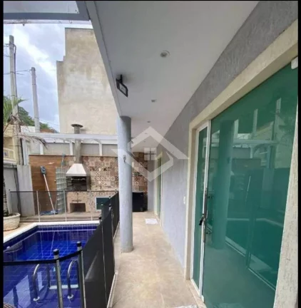 Imagem CASA TRIPLEX COM 300M2 EM CONDOMÍNIO FECHADO TAQUARA MUITO BOM GOSTO