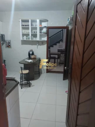 Imagem BELÍSSIMA CASA DUPLEX COM 04 QUARTOS, SENDO 03 SUÍTES, COM UMA EXCELENTE ÁREA DE LAZER, À VENDA NA MATA DA PRAIA EM VITÓRIA/ES!