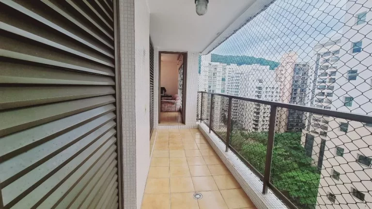 Imagem PITANGUEIRAS - LOCALIZAÇÃO PRIVILEGIADA, UMA QUADRA DA PRAIA, CONDOMÍNIO BAIXO, 02 VAGAS DE GARAGEM NO PRÉDIO.