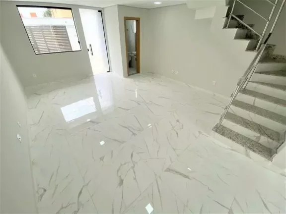 Imagem Casa duplex à venda, 3 quartos, 1 suíte, 2 vagas, Santa Rosa - Belo Horizonte/MG