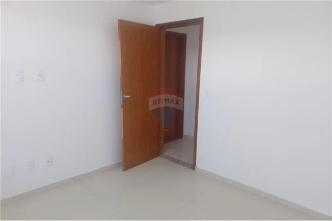 Imagem Excelente Oportunidade: Casa de 3 Quartos em Condomínio com Infraestrutura Completa