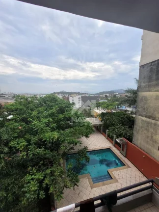 Imagem casa 4 quartos com 3 suítes, adega, piscina e área de churrasqueira.