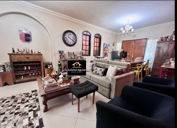 Imagem Luxuosa Casa à Venda em Belo Horizonte - Santa Amélia: 3 Quartos, 1 Suíte, 3 Salas, 3 Banheiros, 3 Vagas, 272m².