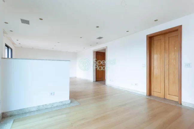 Imagem Excelente apartamento com 202m² em Higienópolis. Living super espaçoso, varanda com uma vista inc...