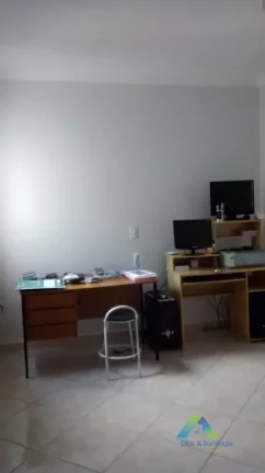Imagem DIADEMA Sobrado recém reformada, 125M², edícula, 3 dormitórios, 4 vagas, ótima localização e valor