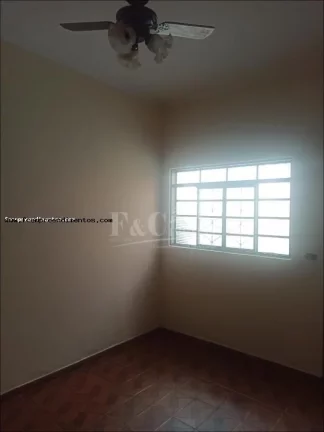 Imagem Casa para Venda em Limeira, Jardim Gustavo Picinini, 3 dormitórios, 1 banheiro, 2 vagas