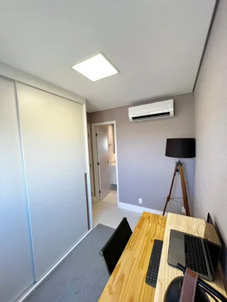Imagem Apartamento 79M², 2Q, 2 Suítes, 3 Banheiros, 2 Vagas, 1 Lavabo, Varanda, Academia, Churrasqueira, Piscina, Sauna, Salão de Festas e Jogos, Quadra.