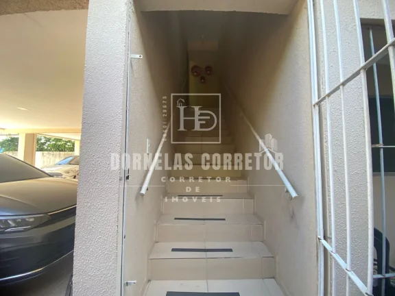Imagem Casa com Piscina à Venda em Pau Amarelo - 3 Quartos