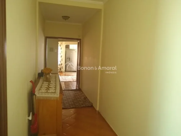 Imagem Esta charmosa casa térrea está à venda no Bairro São Luiz, em Paulínia/SP, e destaca-se por sua...