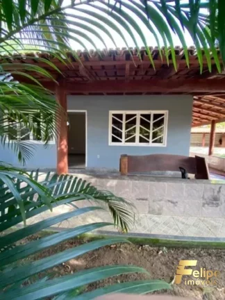 Imagem CASA À VENDA NA PONTA DA FRUTA COM 3 QUARTOS SENDO 1 SUÍTE