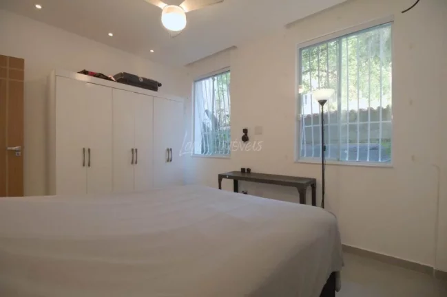 Imagem Amplo imóvel, com 73m² recém reformado e mobiliado, Botafogo Imagem Amplo imóvel, com 73m² recém reformado e mobiliado, Botafogo