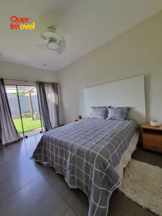 Imagem Oportunidade imperdível: Casa à venda na City Ribeirão, zona leste de Ribeirão Preto-SP. 2 quartos, 1 suíte, ampla sala, 2 banheiros, 4 vagas de garagem. 125,72 m² de área. Quer Imóvel Negócios Imobiliários.