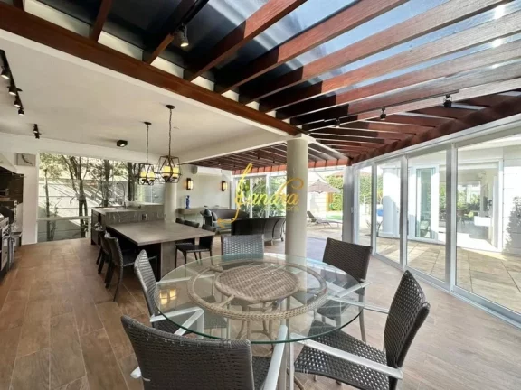 Imagem Excelente sobrado no condominio Lagos com Piscina e 04 suites