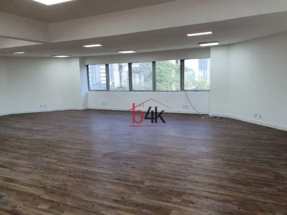 Imagem Sala comercial próximo à Estação Berrini CPTM com 189,77 m² disponível para venda ou locação