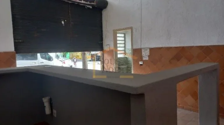 Imagem Salão comercial no centro do Bom Retiro, com banheiro e escritório. Pode ser integrado ao imóvel ...