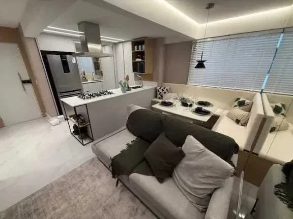 Imagem Apartamento mobiliado com 2 dormitórios e 1 vaga de garagem na Av. Atlântica em Balneário Camboriú