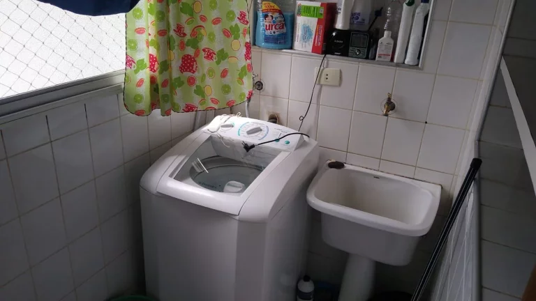 Imagem Ótimo apartamento no centro com 3 quartos, sala 2 ambientes com sacada, cozinha planejada, 1 vaga d...