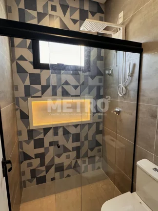 Imagem Casa à venda no Alphaville com três suítes, gourmet com piscina e churrasqueira