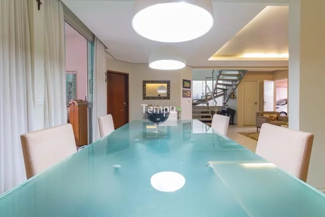 Imagem Sobrado de 421m² à venda no bairro Jardim América - Goiânia/GO