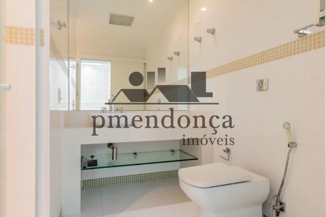 Imagem Apartamento em Higienópolis com 269m², 3 suítes e 4 vagas.