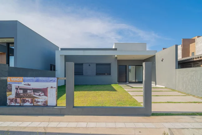 Imagem Casa à venda, com 3 quartos, 107m²