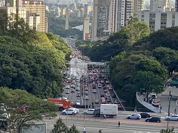 Imagem SALA À VENDA, COM 37M² 2 SALAS + RECEPÇÃO, 2 BANHEIROS, COM SACADA E VISTA DO NONO ANDAR, COM 1 VAGA EM FRENTE A ESTAÇÃO PARAISO DO METRÔ - VILA MARIANA