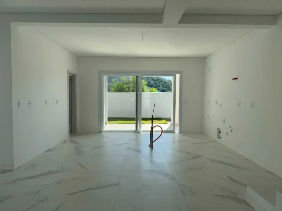 Imagem Casa com 4 suítes e 4 vagas de garagem em condomínio Fechado nos Ingleses – Florianópolis/SC