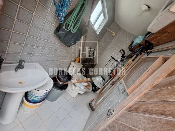 Imagem Casa em Janga Paulista, 3 min. do mar. 5qtos 3sts.3vgs de esquina em oferta