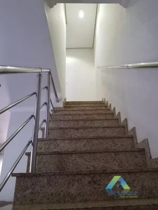 Imagem Sobrado em vila fechada a 15 minutos da estação do metro Vergueiro, e a 800 metros do parque da Aclimação, 2 dormitórios sendo 1 suíte com edícula.