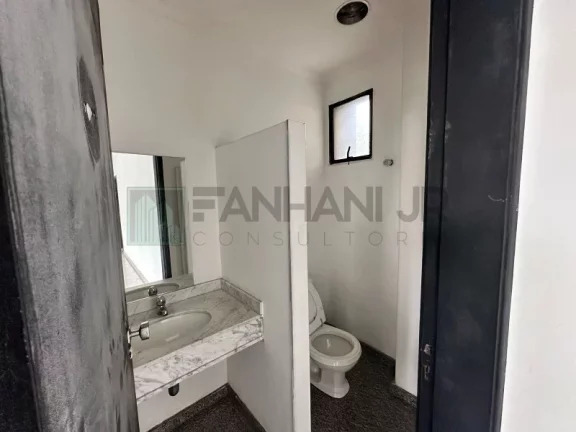 Imagem Aluguel de Sala Comercial de Alto Padrão na Vila Olímpia, São Paulo-SP: 4 Salas, 5 Banheiros, 2 Vagas de Garagem - 150m².