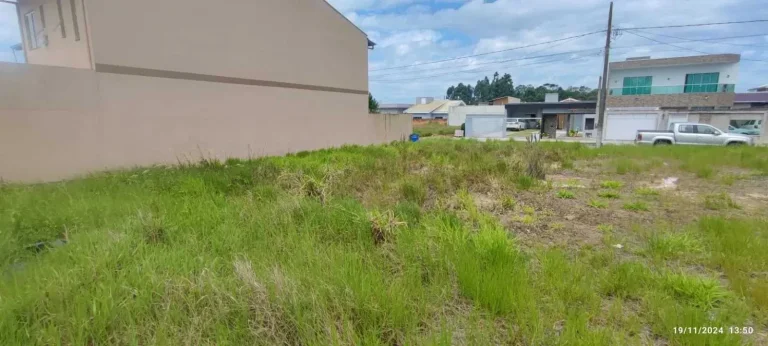 Imagem Terreno 12x25 300 m2 em rua asfaltada no Centro Penha/SC