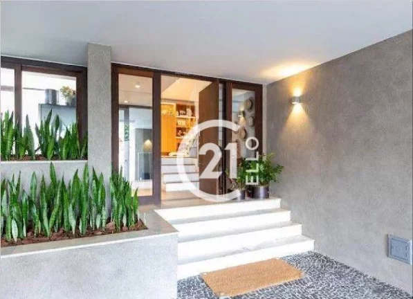 Imagem Casa em rua fechada, 608m², 3 suítes, Jardim Guedala