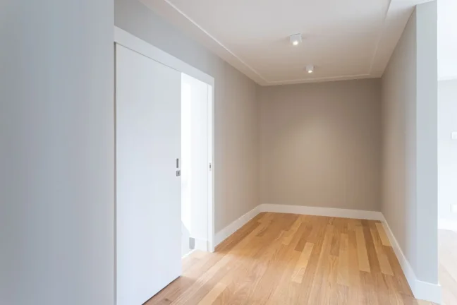 Imagem Apartamento 306M² Reformado, 4Q, 3 Suítes, 2 Salas, 3 Banheiros, 4 Vagas, Lavabo, Varanda, Piscina, Academia, Churrasqueira, Salão de Festas e Jogos.