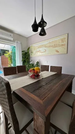 Imagem Casa com 3 suítes e 4 vagas de garagem em Balneário Camboriú/SC
