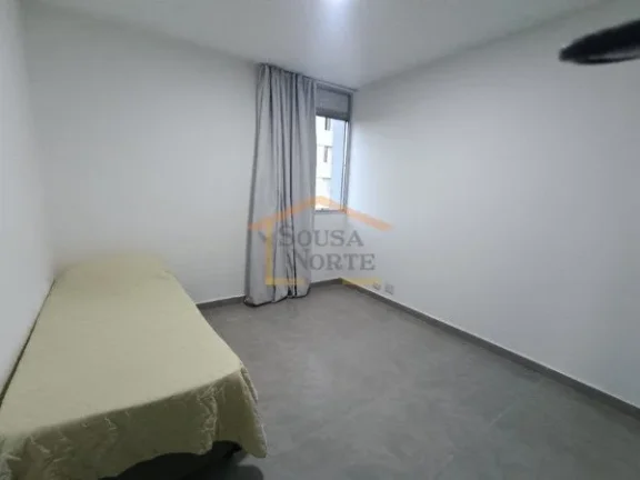 Imagem Apartamento recém-reformado com 82m², distribuído em sala ampla para 2 ambientes, 3 dormitórios,...