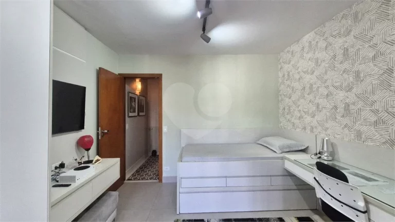 Imagem Sobrado à venda com 2 quartos, sendo 2 suítes, em Butantã, São Paulo - SP
