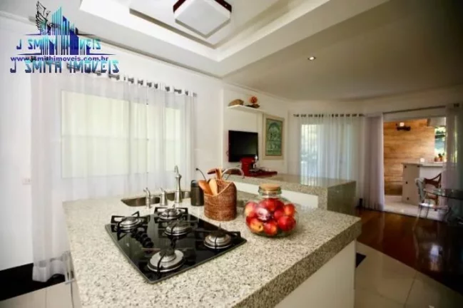 Imagem Belíssima casa em um dos melhores condomínios de alto padrão na Granja Viana!

 1 MILHÃO ABAIXO ...