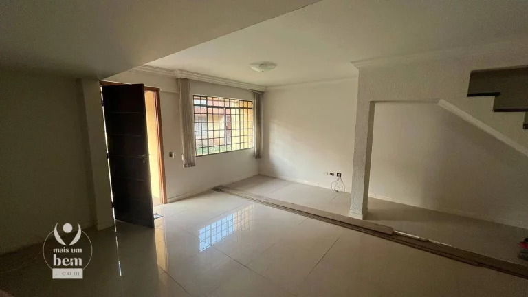 Imagem Incrível sobrado de 165 m² com 4 quartos, sacada, churrasqueira, 2 vagas de garagem à venda por R$ 800.000 - Atuba - Curitiba/PR