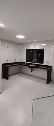 Imagem Casa de luxo em condomínio no Horto Florestal, Sorocaba-SP: 3 quartos, 3 suítes, 132m² de área.